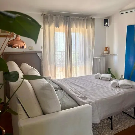 Bright Floor With Large Terrace