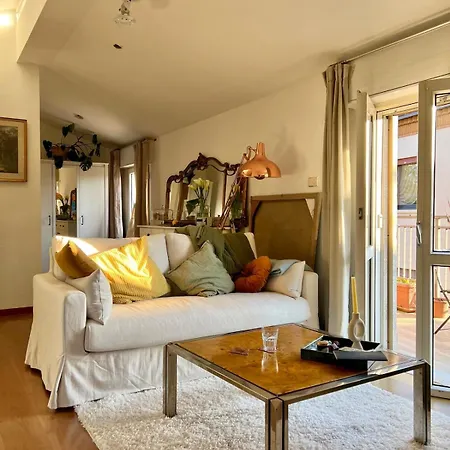 Bright Floor With Large Terrace